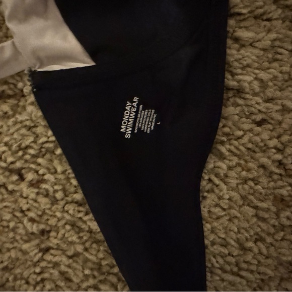 MONDAY SWIMWEAR covelly top black/ivory size large - Picture 2 of 3